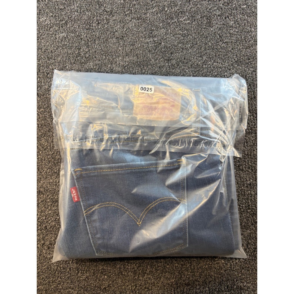 Levis 311 Shaping Skinny Jeans Womens 27 Medium Wash Blue Denim Mid Rise Stretch - Picture 8 of 8